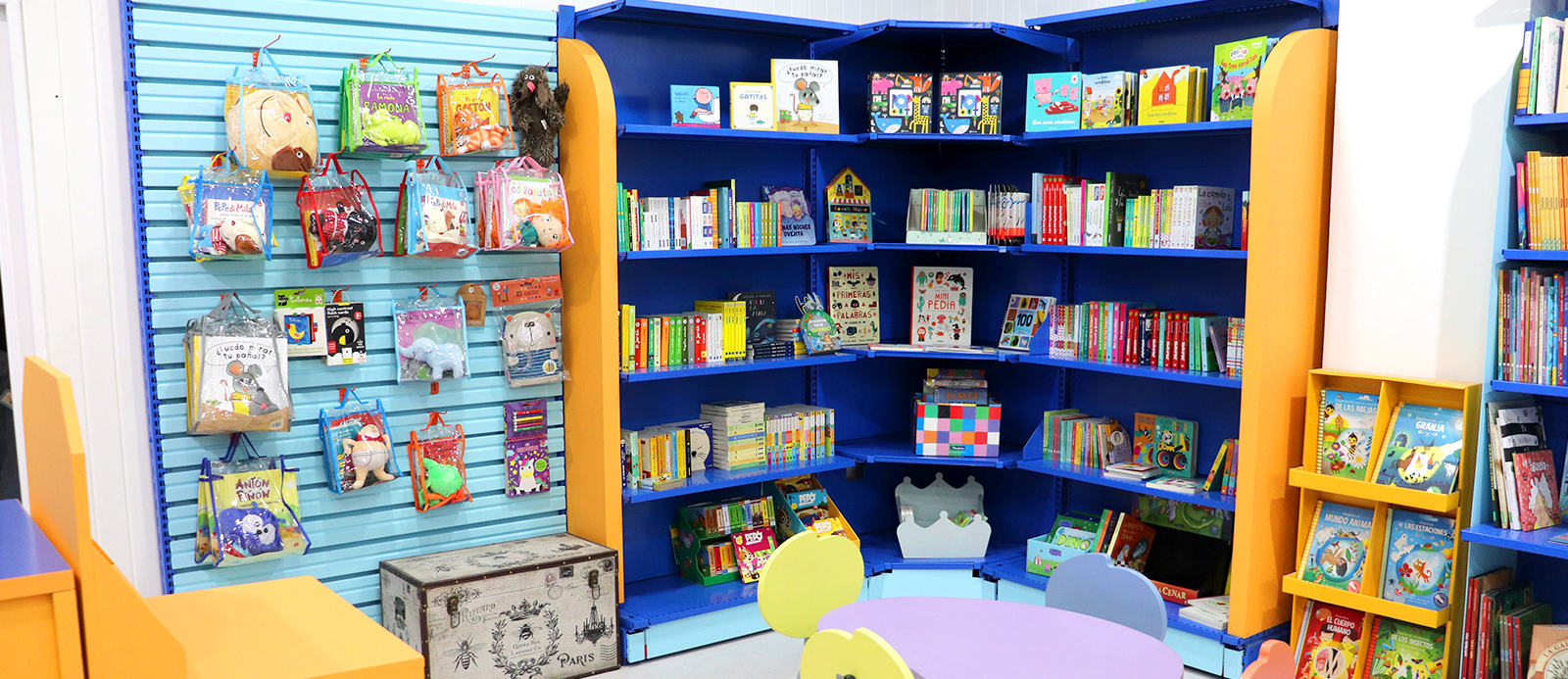 Libros infantiles, Séneca Jove librería infantil y juvenil en el centro de Elche - rincón de cuentos